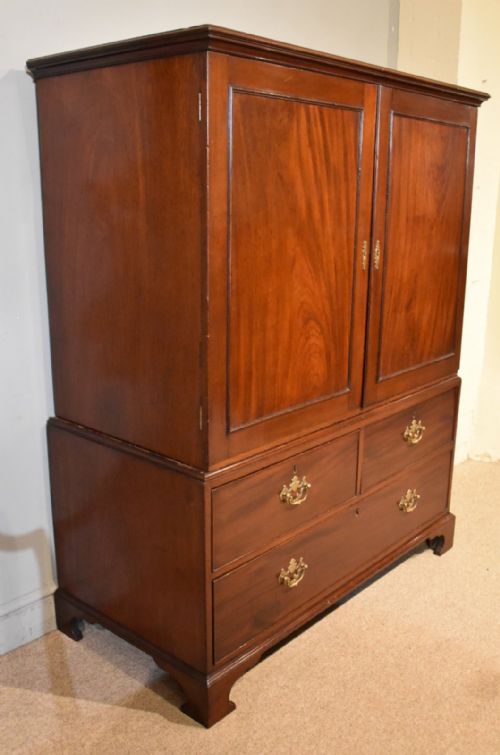 GEORGE III MAHOGANY DWARF LINEN PRESS - ADDITIONAL PHOTO 4