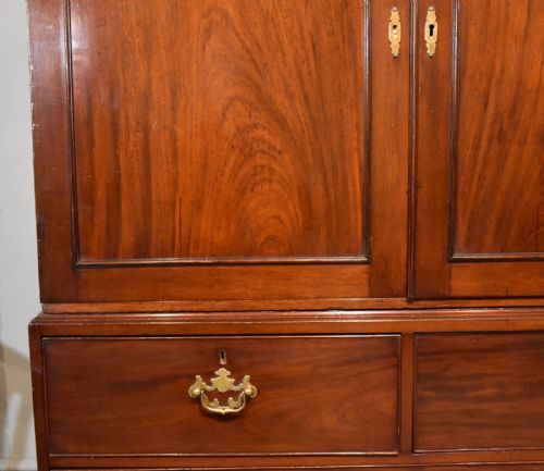 GEORGE III MAHOGANY DWARF LINEN PRESS - ADDITIONAL PHOTO 6