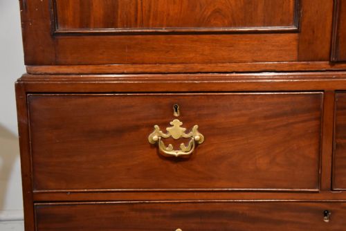 GEORGE III MAHOGANY DWARF LINEN PRESS - ADDITIONAL PHOTO 7