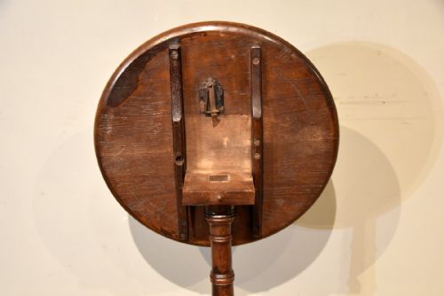 EARLY 19TH CENTURY OAK TILTING TRIPOD WINE TABLE - ADDITIONAL PHOTO 5