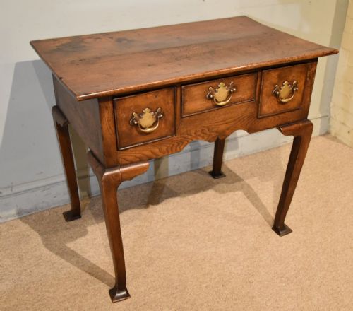 18TH CENTURY ELM LOWBOY WITH THREE DRAWERS - ADDITIONAL PHOTO 4