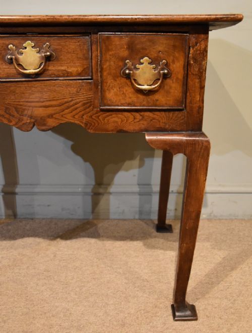 18TH CENTURY ELM LOWBOY WITH THREE DRAWERS - ADDITIONAL PHOTO 6