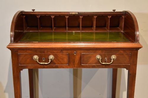 18TH CENTURY CHIPPENDALE PERIOD MAHOGANY WRITING DESK - ADDITIONAL PHOTO 3