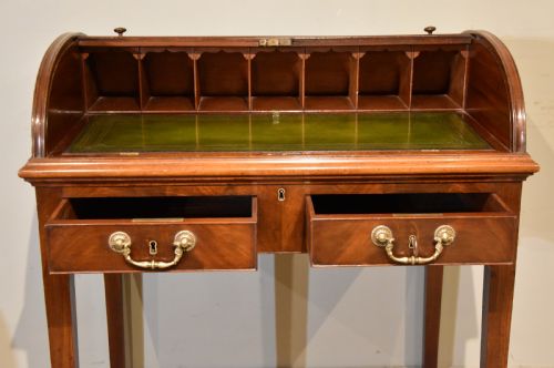 18TH CENTURY CHIPPENDALE PERIOD MAHOGANY WRITING DESK - ADDITIONAL PHOTO 4