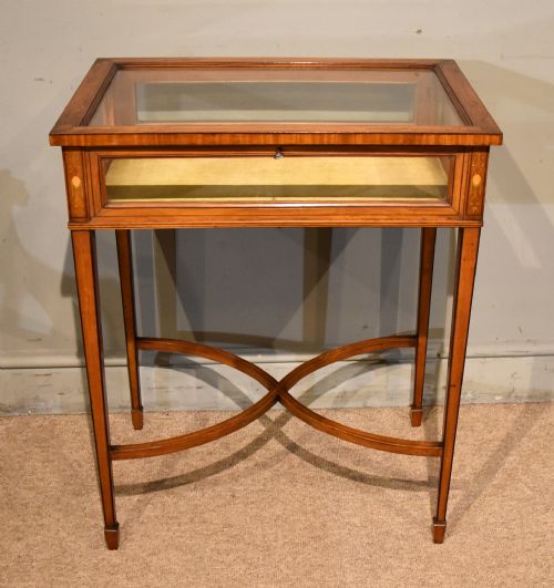Late 18th Century Satinwood Inlaid Bijouterie