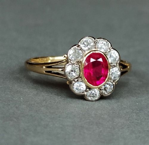 BEAUTIFUL ANTIQUE 18CT GOLD RUBY DIAMOND CLUSTER RING - ADDITIONAL PHOTO 1