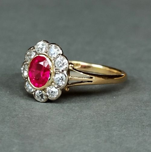 BEAUTIFUL ANTIQUE 18CT GOLD RUBY DIAMOND CLUSTER RING - ADDITIONAL PHOTO 2