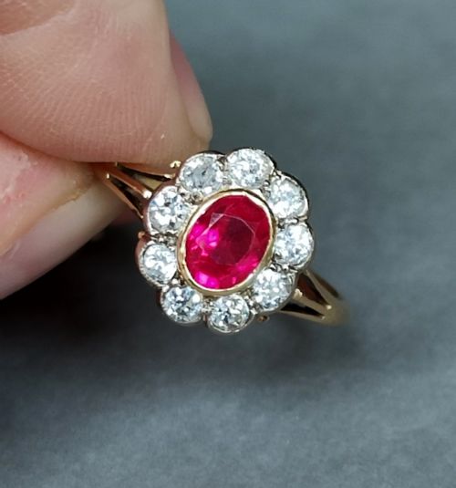 BEAUTIFUL ANTIQUE 18CT GOLD RUBY DIAMOND CLUSTER RING - ADDITIONAL PHOTO 4