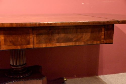 LARGE SINGLE PEDESTAL REGENCY MAHOGANY DINING SOFA TABLE - ADDITIONAL PHOTO 5