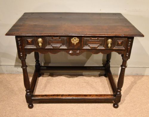 17th century oak single drawer side table - CATEGORY: ANTIQUE TABLES - DATED 17TH CENTURY