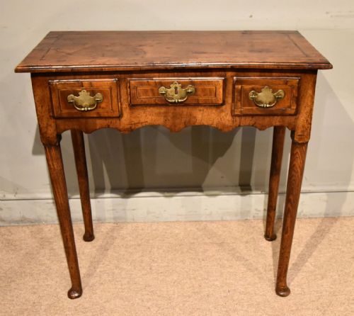 george i walnut lowboy - CATEGORY: ANTIQUE FURNITURE - DATED 18TH CENTURY