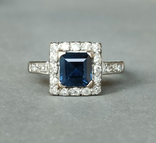LARGE ART DECO 18CT GOLD PLATINUM SAPPHIRE DIAMOND CLUSTER RING - ADDITIONAL PHOTO 5