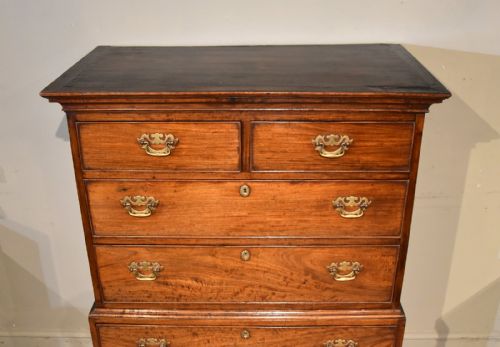 18TH CENTURY MAHOGANY FRONTED COTTAGE CHEST - ADDITIONAL PHOTO 3