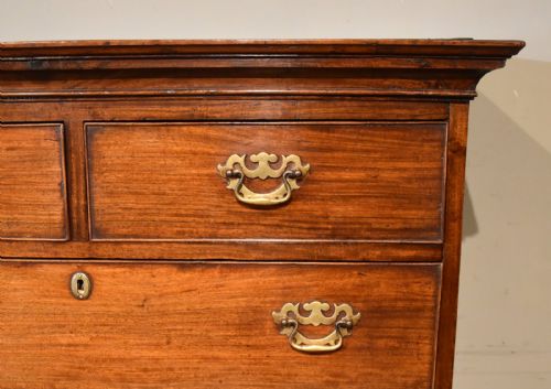 18TH CENTURY MAHOGANY FRONTED COTTAGE CHEST - ADDITIONAL PHOTO 4
