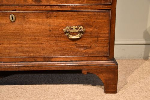 18TH CENTURY MAHOGANY FRONTED COTTAGE CHEST - ADDITIONAL PHOTO 5