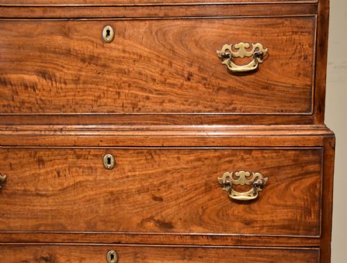 18TH CENTURY MAHOGANY FRONTED COTTAGE CHEST - ADDITIONAL PHOTO 6