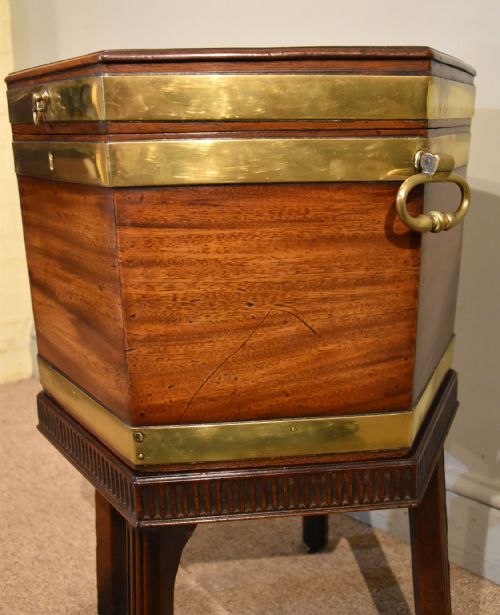18TH CENTURY MAHOGANY HEXAGONAL WINE COOLER - ADDITIONAL PHOTO 7