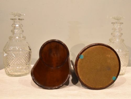 RARE PAIR OF GEORGE III MAHOGANY DECANTER STANDS - ADDITIONAL PHOTO 4