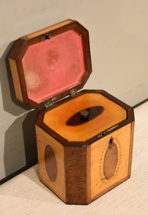LATE 18TH CENTURY OCTAGONAL TEA CADDY - ADDITIONAL PHOTO 4