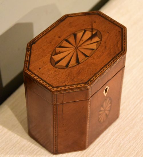 LATE 18TH CENTURY MAHOGANY TEA CADDY - ADDITIONAL PHOTO 3