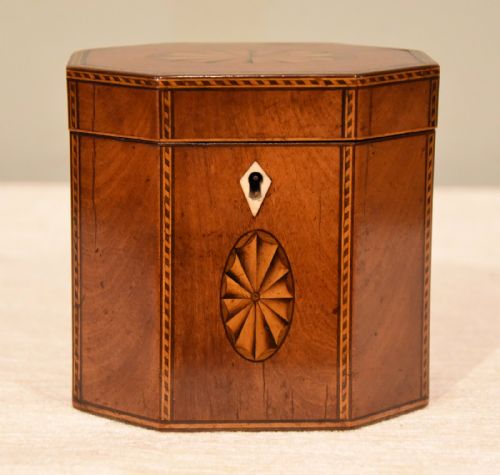 LATE 18TH CENTURY MAHOGANY TEA CADDY - ADDITIONAL PHOTO 6