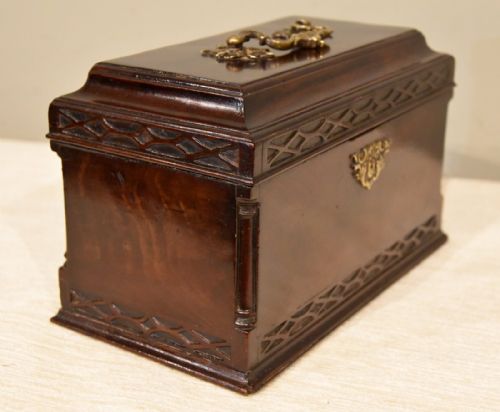 MID 18TH CENTURY MAHOGANY TEA CHEST - ADDITIONAL PHOTO 5