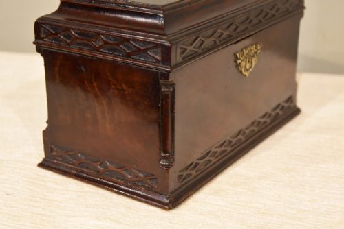 MID 18TH CENTURY MAHOGANY TEA CHEST - ADDITIONAL PHOTO 6