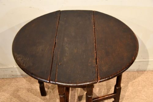 SMALL LATE 17TH CENTURY OAK GATE LEG TABLE - ADDITIONAL PHOTO 6