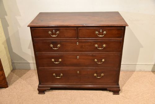 GEORGE III MAHOGANY CHEST OF DRAWERS - ADDITIONAL PHOTO 2