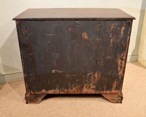GEORGE III MAHOGANY CHEST OF DRAWERS - ADDITIONAL PHOTO 7