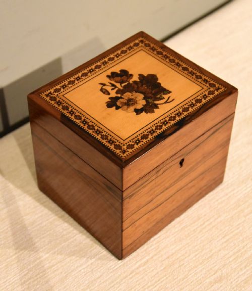 ROSEWOOD AND SYCAMORE TUNBRIDGE WARE TEA CADDY - ADDITIONAL PHOTO 3