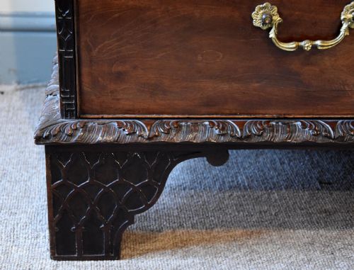 MID 18TH CENTURY MAHOGANY CARVED CHEST ON CHEST - ADDITIONAL PHOTO 8
