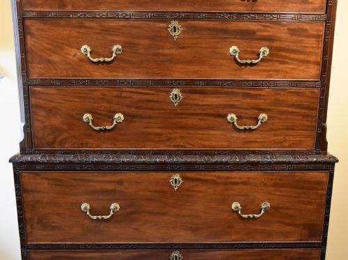 MID 18TH CENTURY MAHOGANY CARVED CHEST ON CHEST - ADDITIONAL PHOTO 11