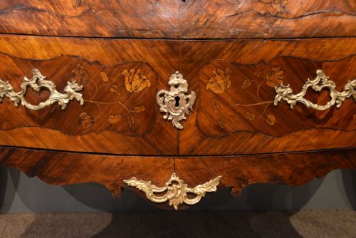 18TH CENTURY FRENCH KINGWOOD BOMBE FRONTED COMMODE - ADDITIONAL PHOTO 8