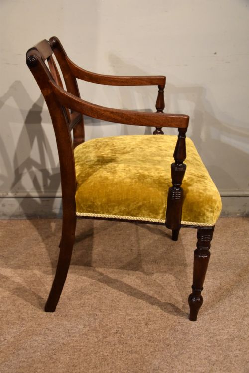 PAIR OF GEORGE III PERIOD MAHOGANY ARMCHAIRS - ADDITIONAL PHOTO 4