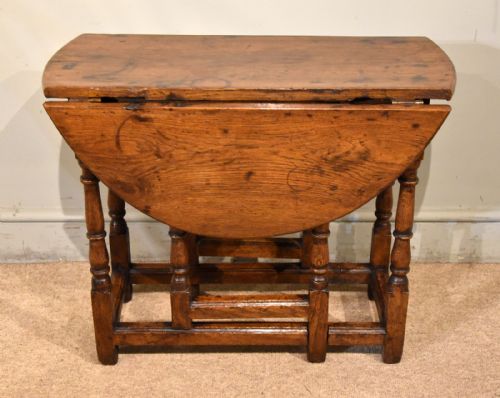 SMALL LATE 17TH CENTURY OAK GATELEG TABLE - ADDITIONAL PHOTO 1