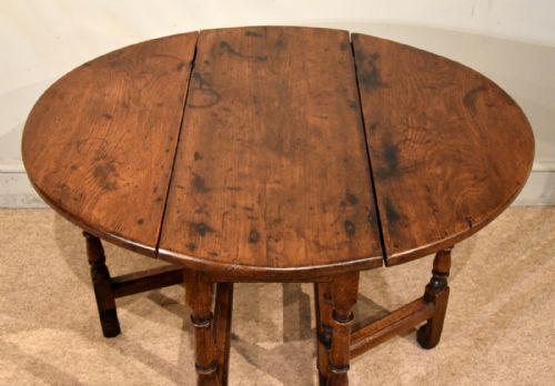 SMALL LATE 17TH CENTURY OAK GATELEG TABLE - ADDITIONAL PHOTO 2