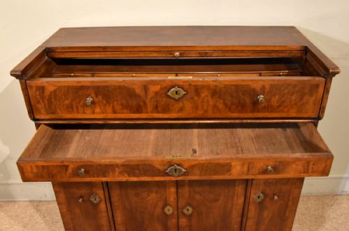 MID 18TH CENTURY WALNUT COLLECTORS DESK - ADDITIONAL PHOTO 4
