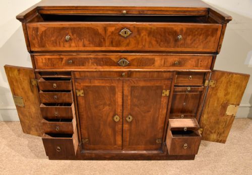 MID 18TH CENTURY WALNUT COLLECTORS DESK - ADDITIONAL PHOTO 6