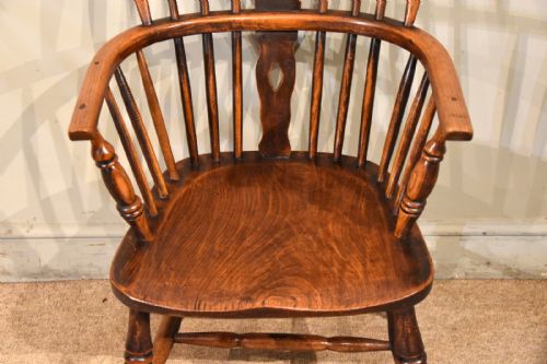 19TH CENTURY ELM LOW BACK WINDSOR ARMCHAIR - ADDITIONAL PHOTO 2