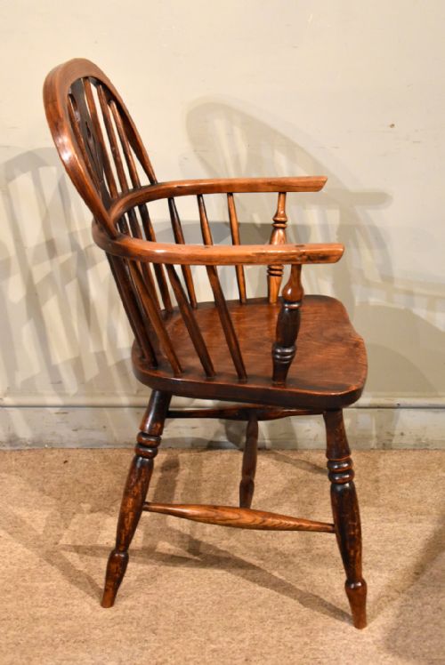 19TH CENTURY ELM LOW BACK WINDSOR ARMCHAIR - ADDITIONAL PHOTO 4