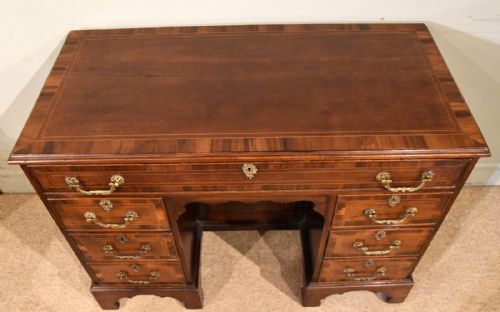 19TH CENTURY NARROW CROSSBANDED MAHOGANY KNEEHOLE CHEST - ADDITIONAL PHOTO 4