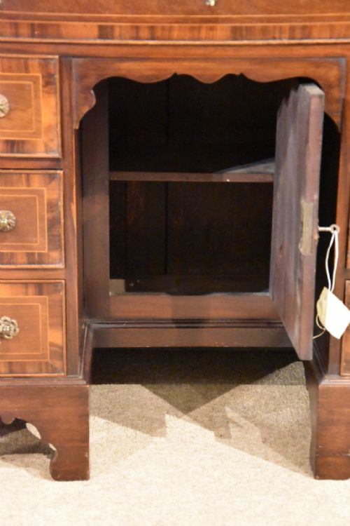 19TH CENTURY NARROW CROSSBANDED MAHOGANY KNEEHOLE CHEST - ADDITIONAL PHOTO 6