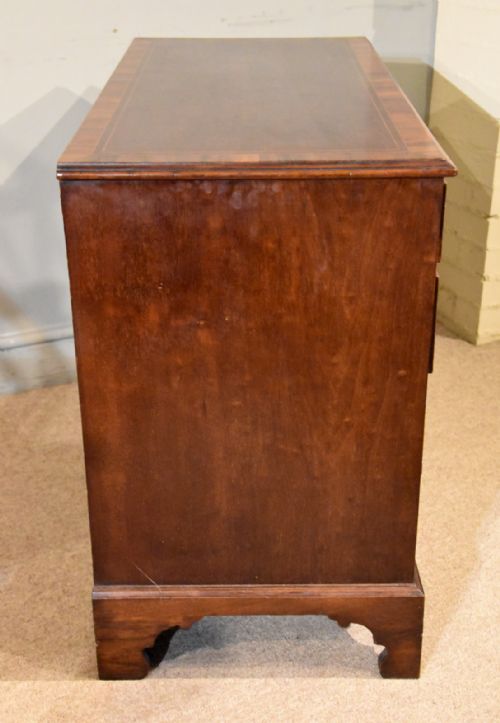 19TH CENTURY NARROW CROSSBANDED MAHOGANY KNEEHOLE CHEST - ADDITIONAL PHOTO 8