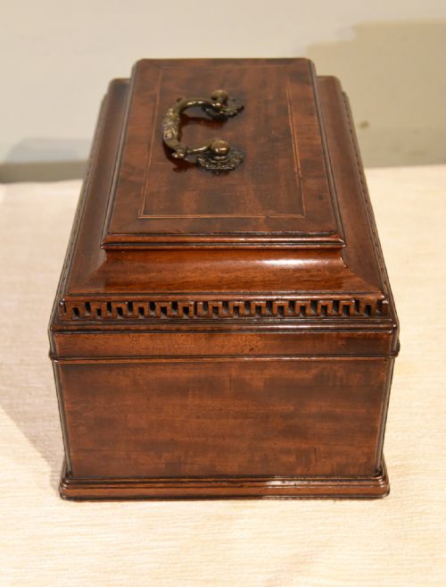 18TH CENTURY MAHOGANY TEA CADDY CHEST - ADDITIONAL PHOTO 3