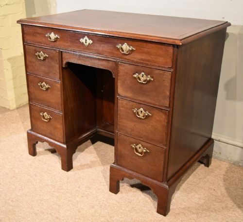 GEORGE III MAHOGANY KNEEHOLE DESK - ADDITIONAL PHOTO 1
