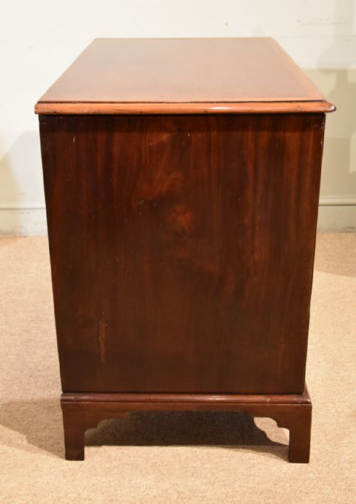GEORGE III MAHOGANY KNEEHOLE DESK - ADDITIONAL PHOTO 7