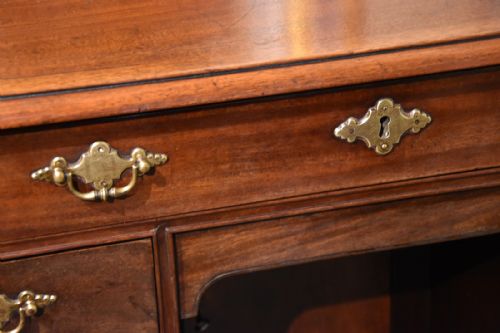 GEORGE III MAHOGANY KNEEHOLE DESK - ADDITIONAL PHOTO 8