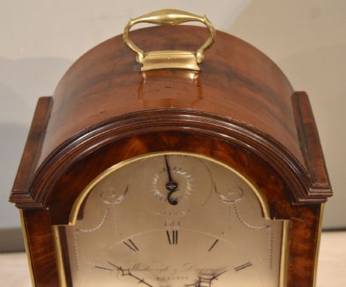 A MAHOGANY STRIKING BRACKET CLOCK WITH SILVERED DIAL - ADDITIONAL PHOTO 5