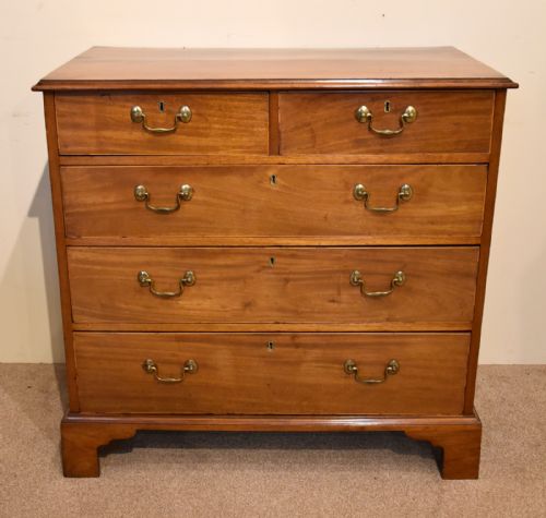 george iii faded mahogany chest of drawers - CATEGORY: ANTIQUE CHEST OF DRAWERS - DATED GEORGIAN